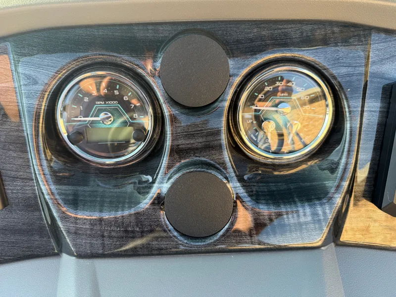 Slide: The Image of Tahoe LTZ 2385 (CRB) Cruise Rear Bench Tritoon & Honda 4-Stroke EFI 2026 - 13