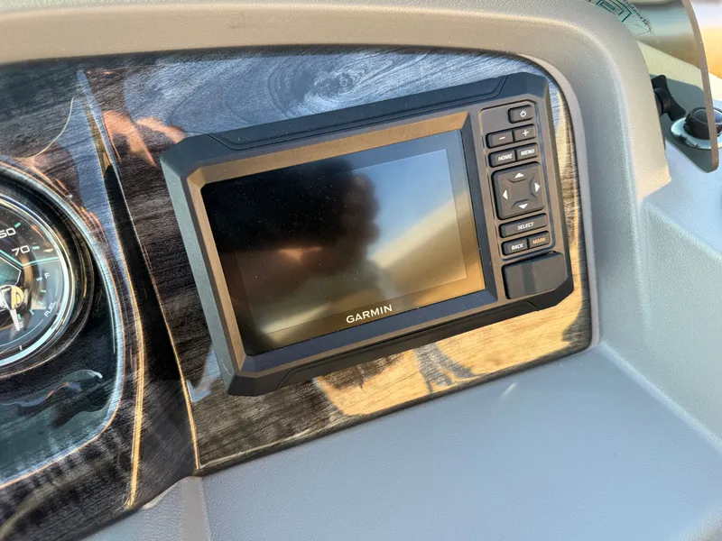 Slide: The Image of Tahoe LTZ 2385 (CRB) Cruise Rear Bench Tritoon & Honda 4-Stroke EFI 2026 - 14