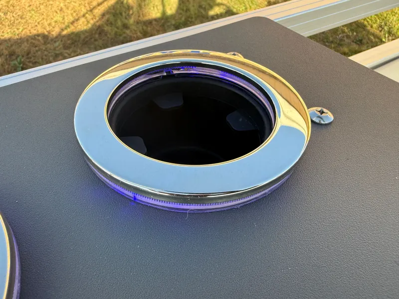 Slide: The Image of Tahoe LTZ 2385 (CRB) Cruise Rear Bench Tritoon & Honda 4-Stroke EFI 2026 - 21