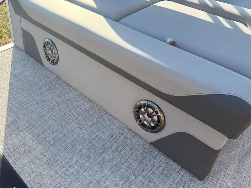 Slide: The Image of Tahoe LTZ 2385 (CRB) Cruise Rear Bench Tritoon & Honda 4-Stroke EFI 2026 - 24