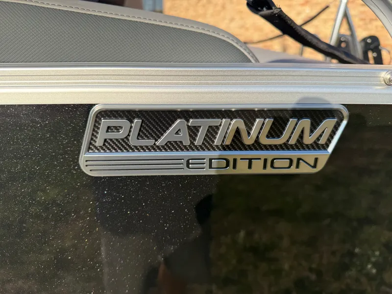 Slide: The Image of Tahoe LTZ 2385 (CRB) Cruise Rear Bench Tritoon & Honda 4-Stroke EFI 2026 - 37