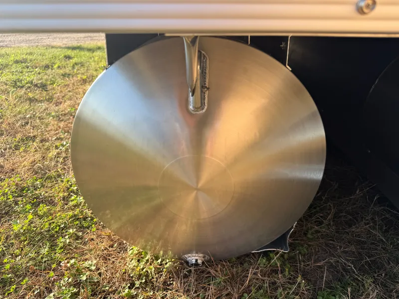 Slide: The Image of Tahoe LTZ 2385 (CRB) Cruise Rear Bench Tritoon & Honda 4-Stroke EFI 2026 - 38