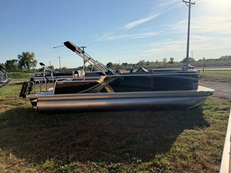 Slide: The Image of Tahoe LTZ 2385 (CRB) Cruise Rear Bench Tritoon & Honda 4-Stroke EFI 2026 - 43