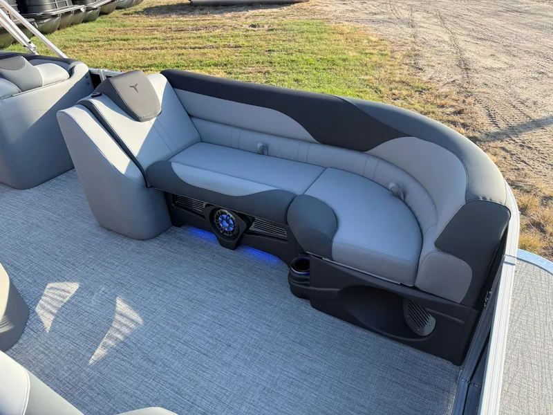 Slide: The Image of Tahoe LTZ 2385 (CRB) Cruise Rear Bench Tritoon & Honda 4-Stroke EFI 2026 - 7