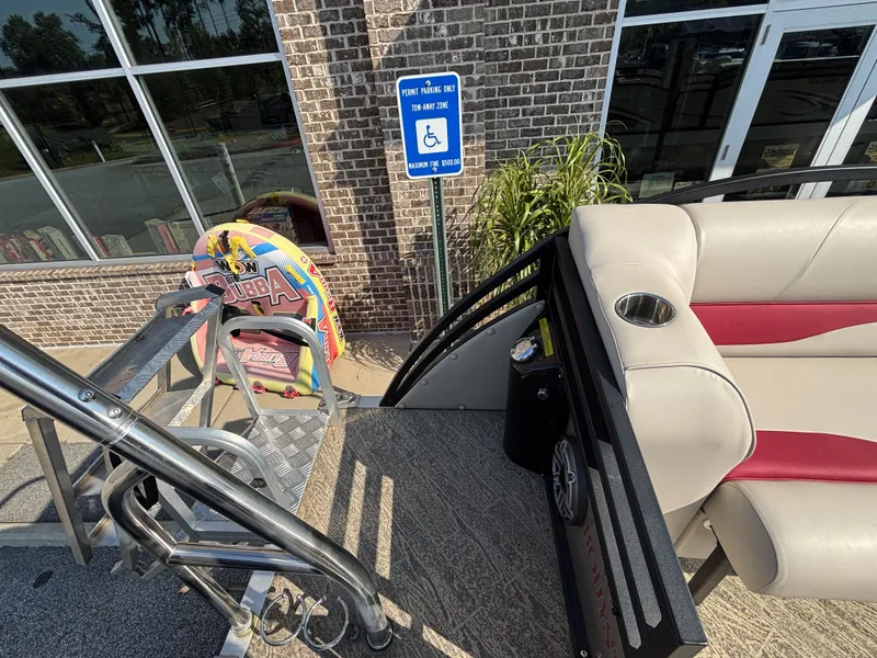 Slide: The Image of JC Neptoon 25TT Sport HTH DSL w/Mercury 350HP Engine and Marine Master Trailer 2023 - 30