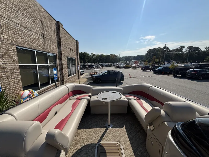 Slide: The Image of JC Neptoon 25TT Sport HTH DSL w/Mercury 350HP Engine and Marine Master Trailer 2023 - 36