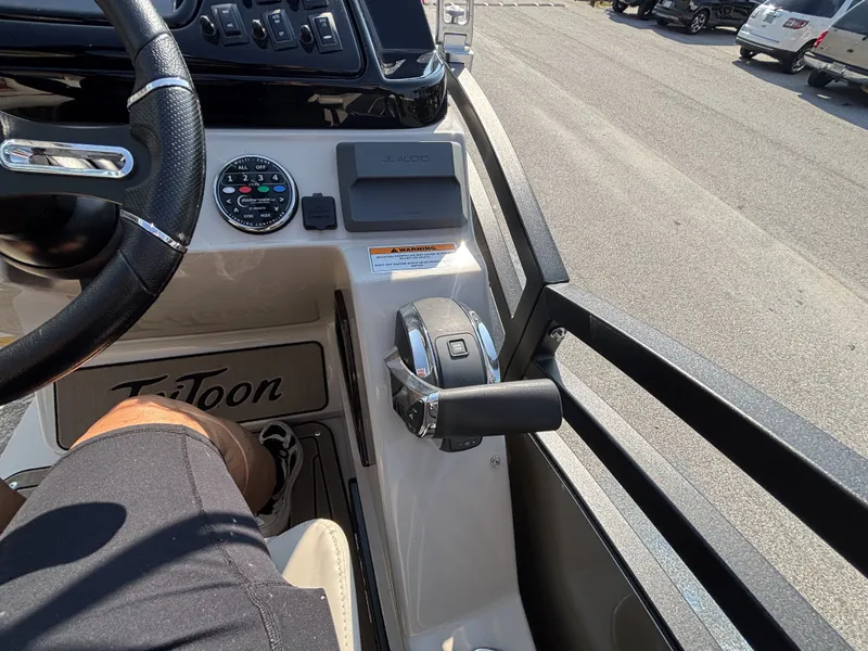 Slide: The Image of JC Manufacturing Neptoon 25TT Sport HTH DSL w/Mercury 350HP Engine and Marine Master Trailer 2023 - 18