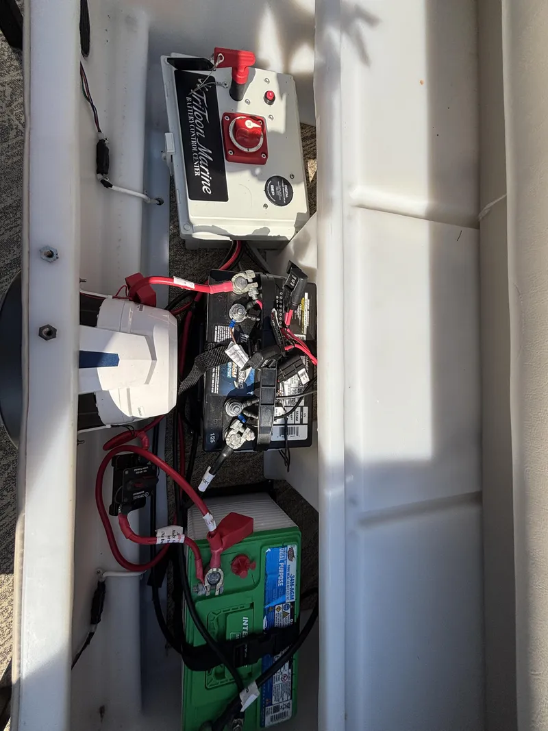 Slide: The Image of JC Manufacturing Neptoon 25TT Sport HTH DSL w/Mercury 350HP Engine and Marine Master Trailer 2023 - 27