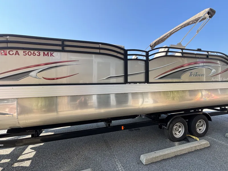 Slide: The Image of JC Manufacturing Neptoon 25TT Sport HTH DSL w/Mercury 350HP Engine and Marine Master Trailer 2023 - 41