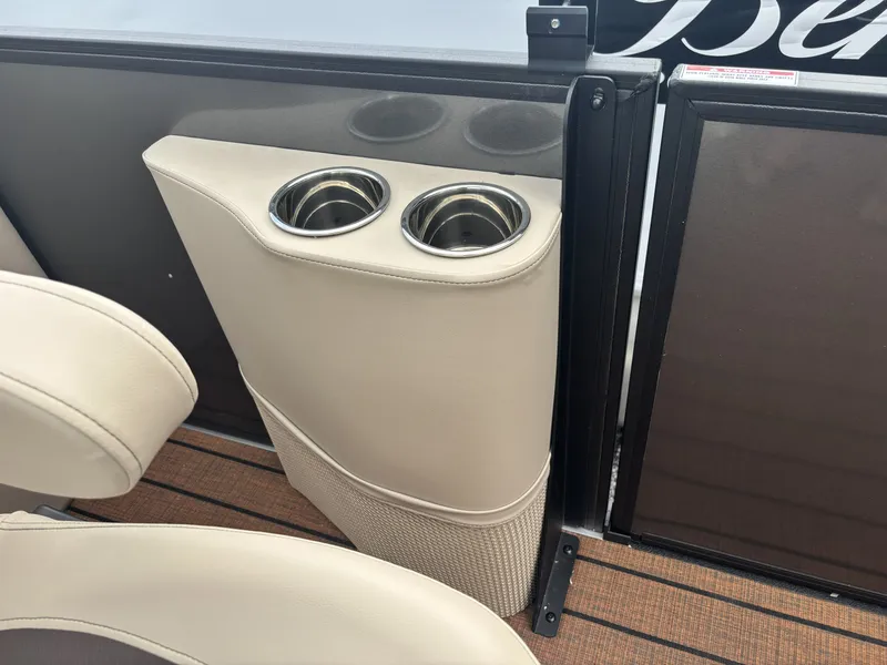 Slide: The Image of Bentley Pontoons Legacy 220 DL Navigator 2026 - 13