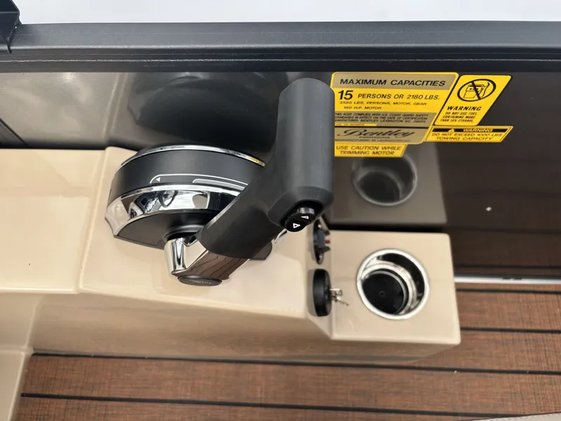 Slide: The Image of Bentley Pontoons Legacy 220 DL Navigator 2026 - 21