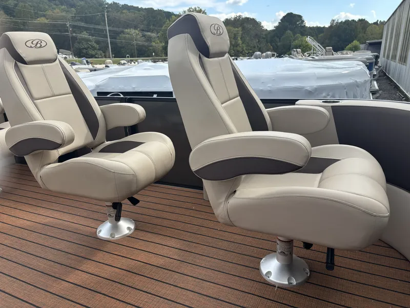 Slide: The Image of Bentley Pontoons Legacy 220 DL Navigator 2026 - 23