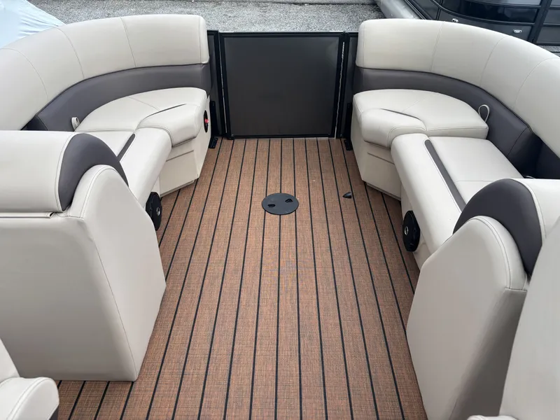 Slide: The Image of Bentley Pontoons Legacy 220 DL Navigator 2026 - 27