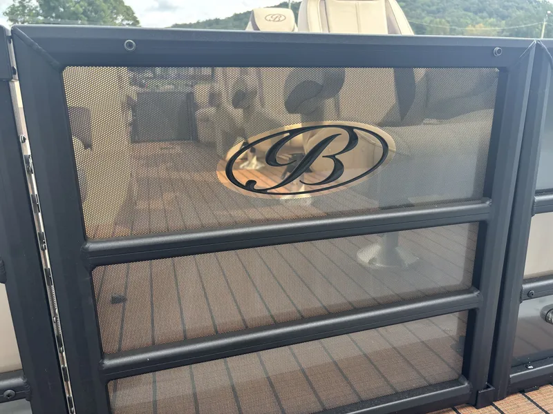 Slide: The Image of Bentley Pontoons Legacy 220 DL Navigator 2026 - 3