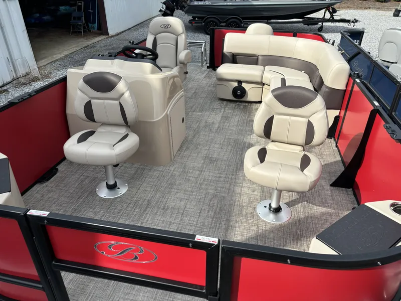 The Image of Bentley Pontoons LE 180 3 PT Fish 2026 - 1