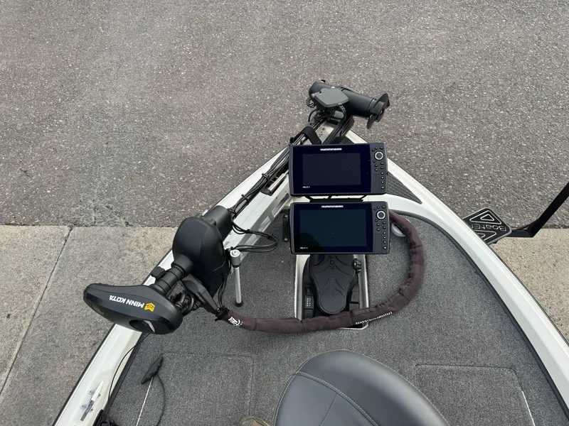 Slide: The Image of Triton 18 Explorer 2011 - 17