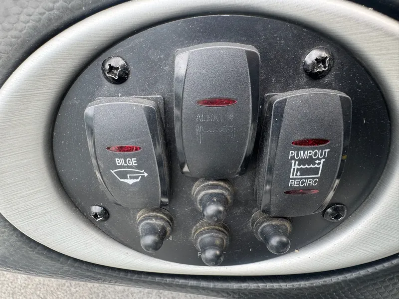 Slide: The Image of Triton 18 Explorer 2011 - 23