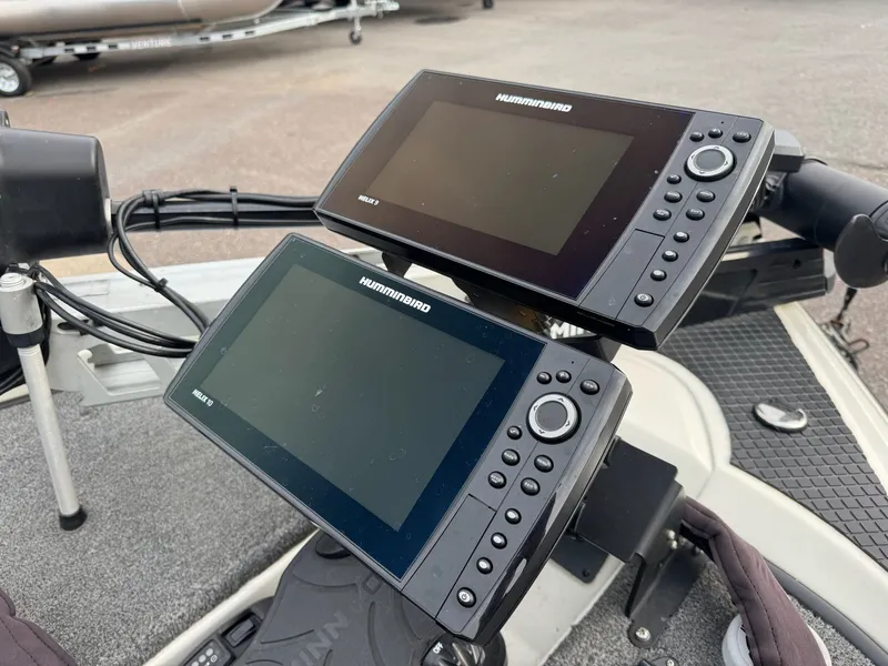 Slide: The Image of Triton 18 Explorer 2011 - 34