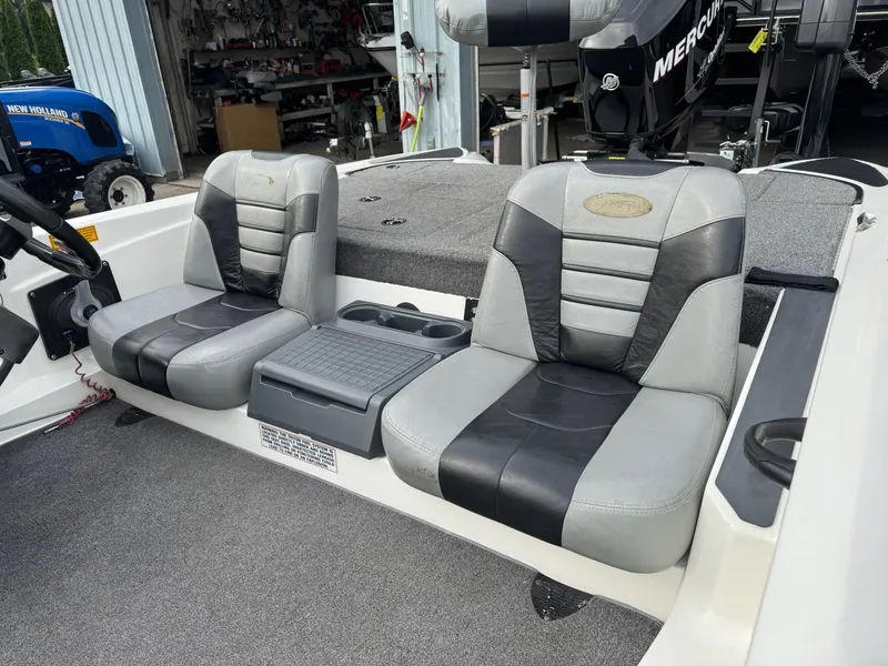 Slide: The Image of Triton 18 Explorer 2011 - 5