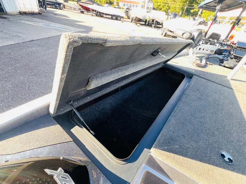 Slide: The Image of Skeeter ZX250 2016 - 12