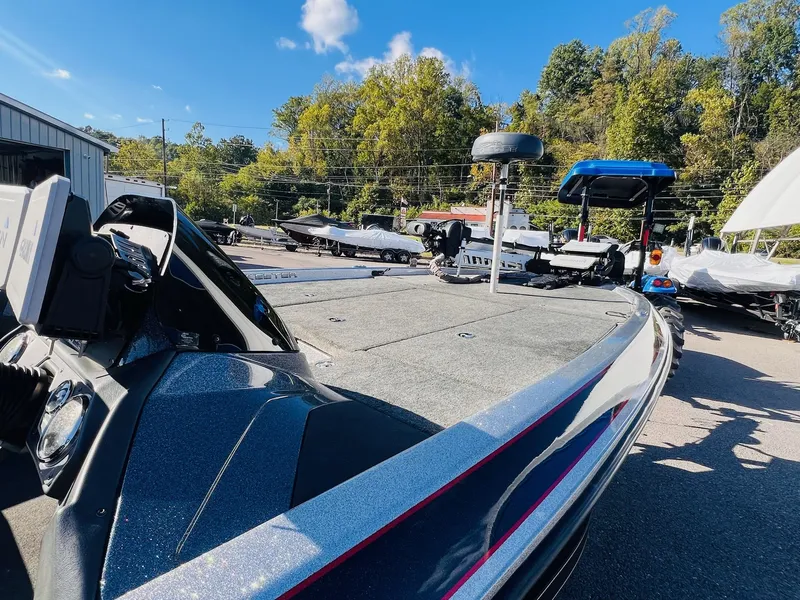 Slide: The Image of Skeeter ZX250 2016 - 14