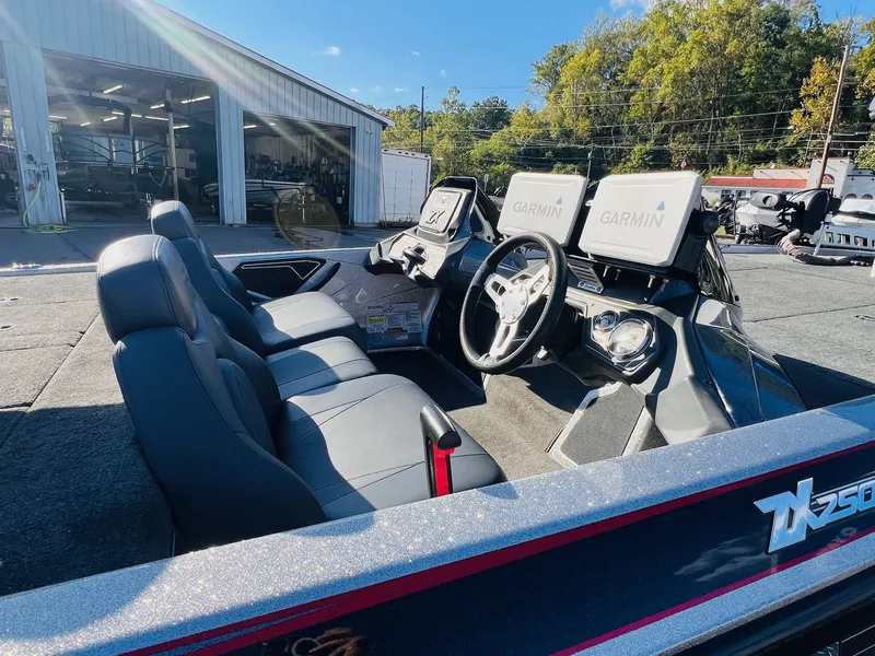 Slide: The Image of Skeeter ZX250 2016 - 40