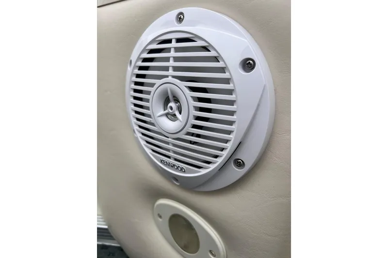 Slide: The Image of Kenwood speaker on 2006 Bennington 2575 FS boat interior. - 44