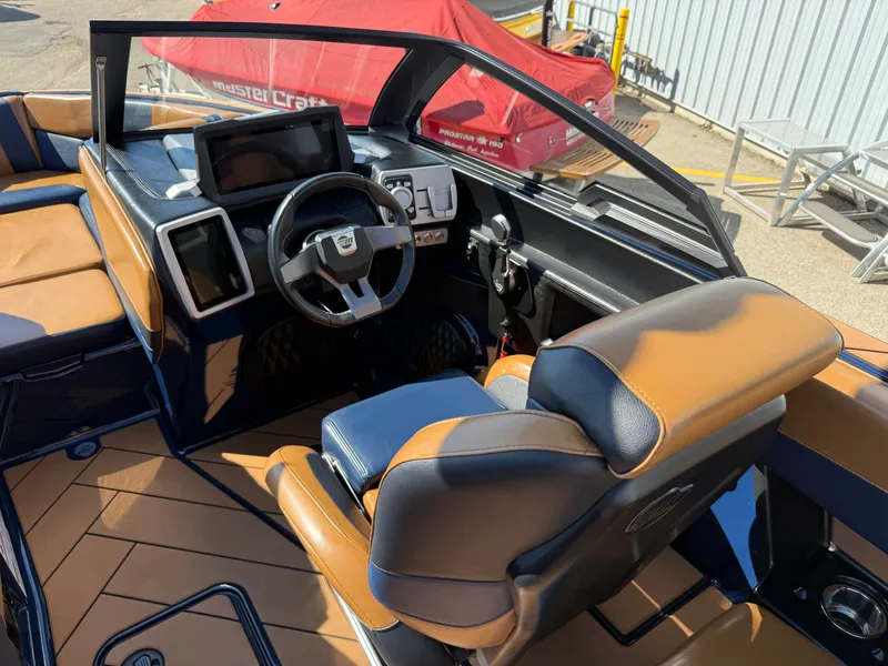 Slide: The Image of Malibu Wakesetter 22 LSV 2023 - 11