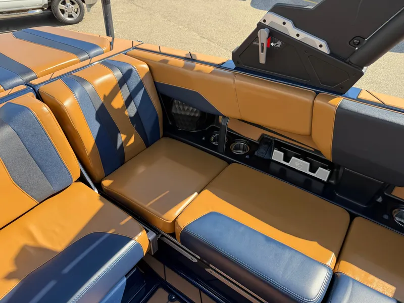 Slide: The Image of Malibu Wakesetter 22 LSV 2023 - 16