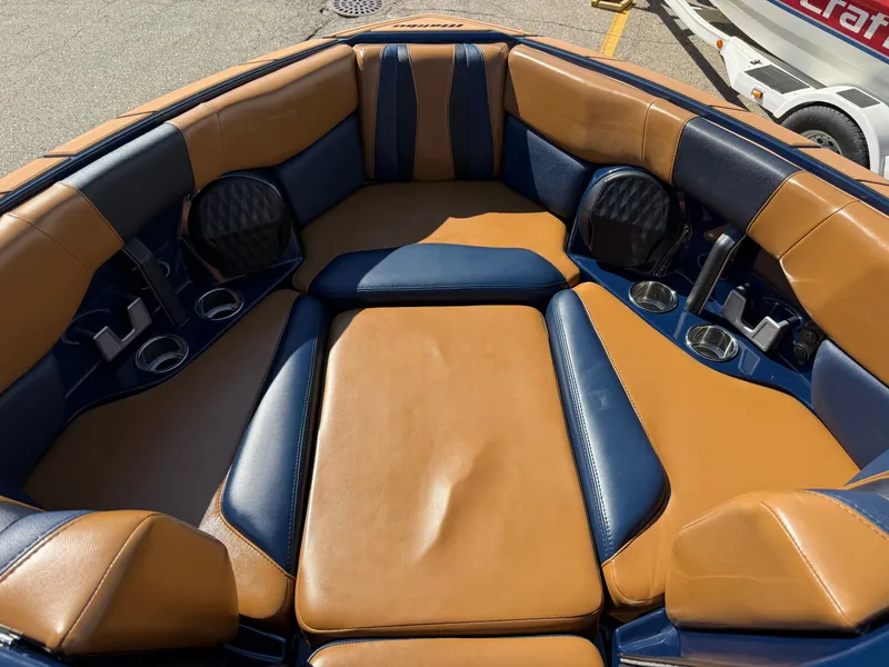 Slide: The Image of Malibu Wakesetter 22 LSV 2023 - 18