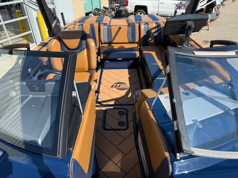 Slide: The Image of Malibu Wakesetter 22 LSV 2023 - 19