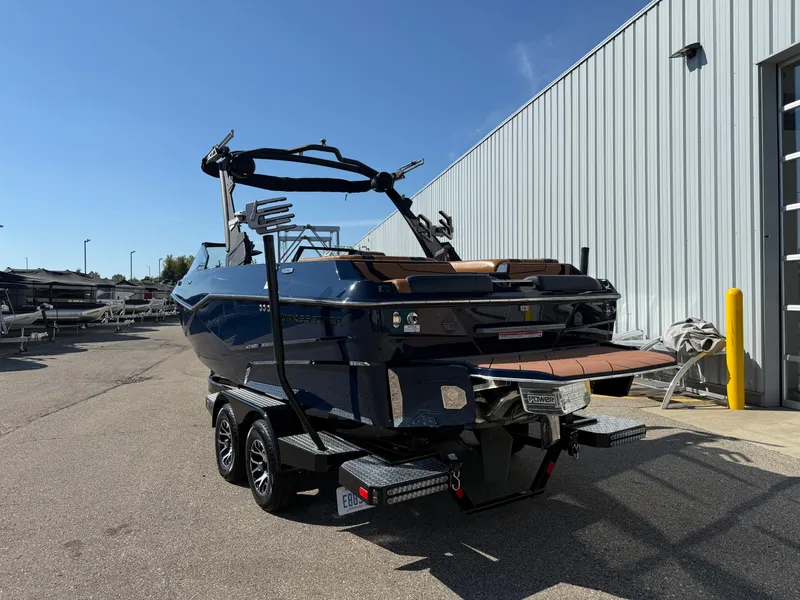 Slide: The Image of Malibu Wakesetter 22 LSV 2023 - 3