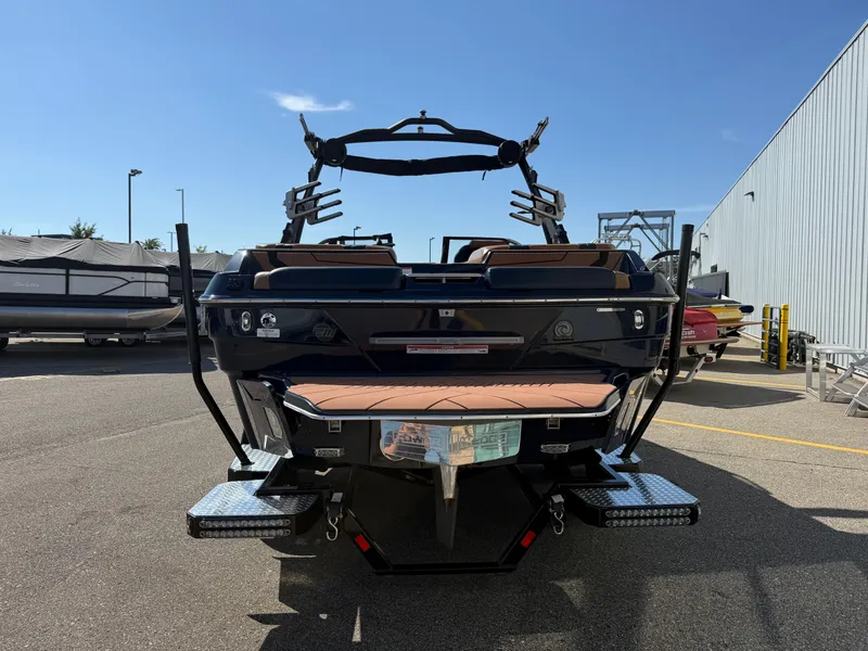 Slide: The Image of Malibu Wakesetter 22 LSV 2023 - 4