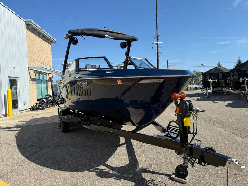 Slide: The Image of Malibu Wakesetter 22 LSV 2023 - 5