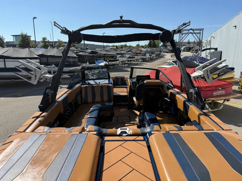 Slide: The Image of Malibu Wakesetter 22 LSV 2023 - 8