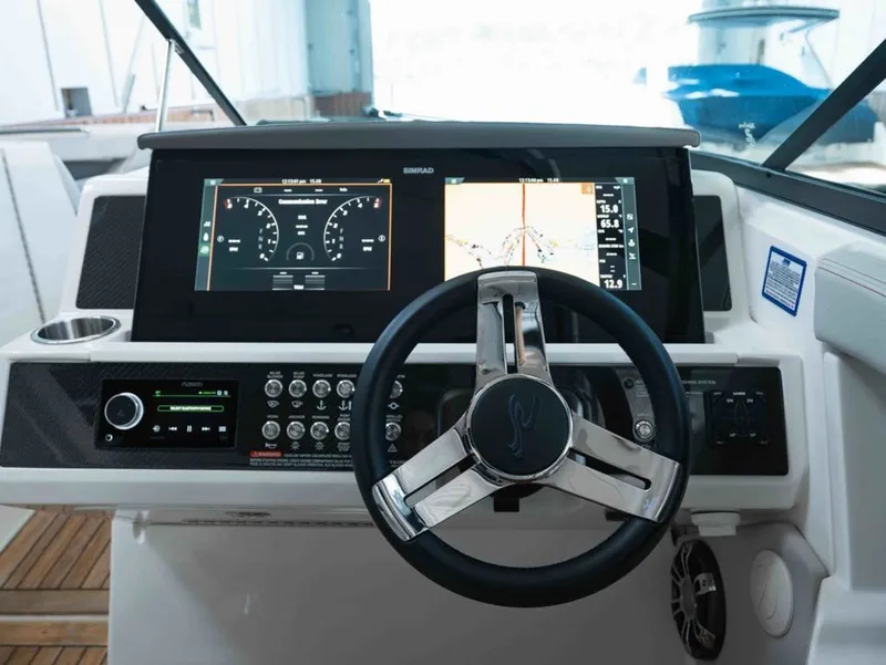 Slide: The Image of Sea Ray SLX 350 2021 - 18