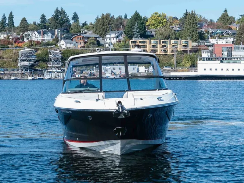 Slide: The Image of Sea Ray SLX 350 2021 - 3