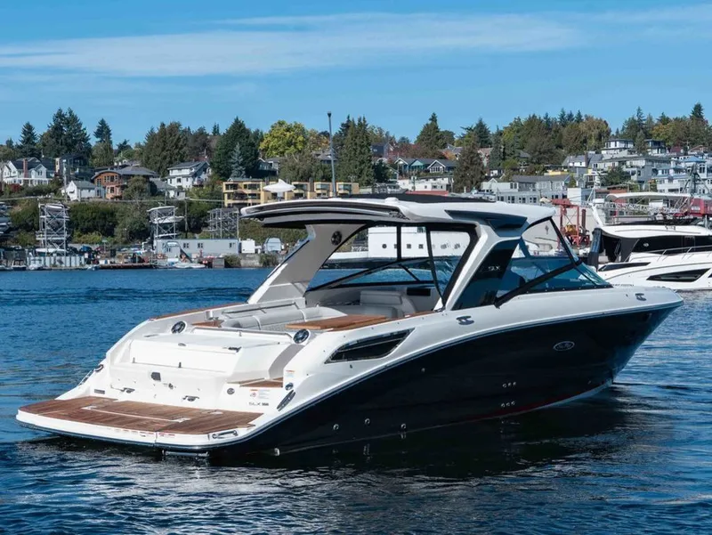 Slide: The Image of Sea Ray SLX 350 2021 - 6