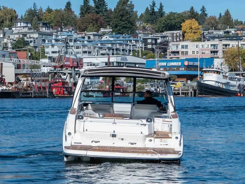 Slide: The Image of Sea Ray SLX 350 2021 - 7