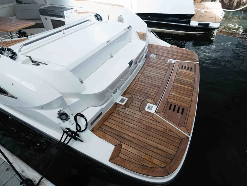 Slide: The Image of Sea Ray SLX 350 2021 - 9