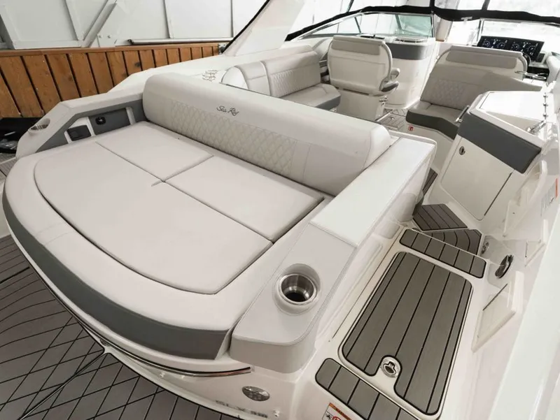 Slide: The Image of Sea Ray SLX 310 2026 - 11