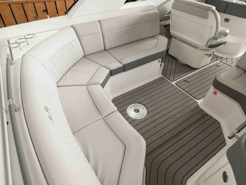 Slide: The Image of Sea Ray SLX 310 2026 - 12