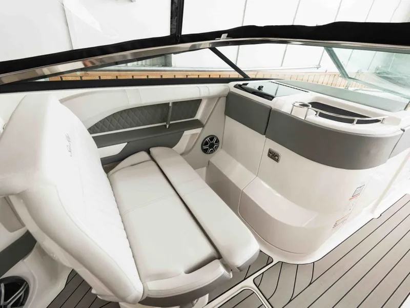 Slide: The Image of Sea Ray SLX 310 2026 - 14