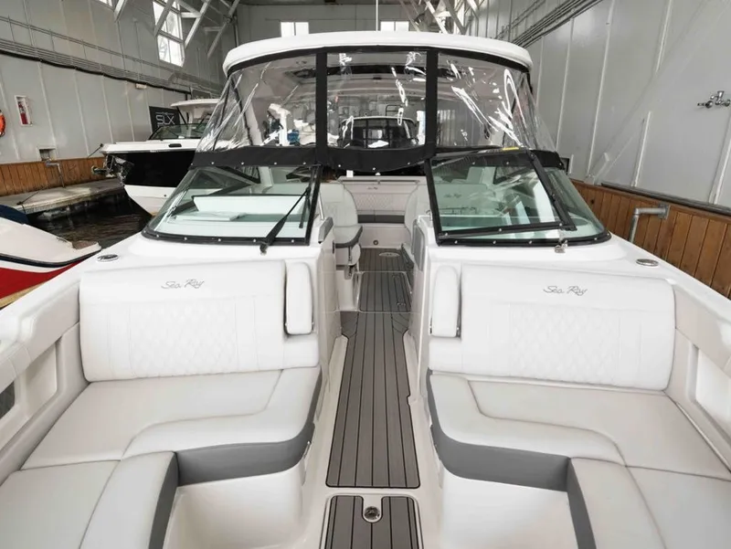 Slide: The Image of Sea Ray SLX 310 2026 - 18