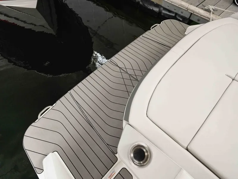 Slide: The Image of Sea Ray SLX 310 2026 - 26