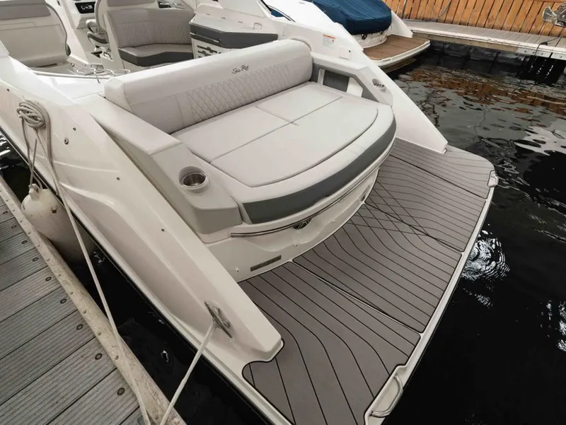 Slide: The Image of Sea Ray SLX 310 2026 - 9