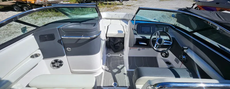 Slide: The Image of Regal LS6 Surf 2021 - 10