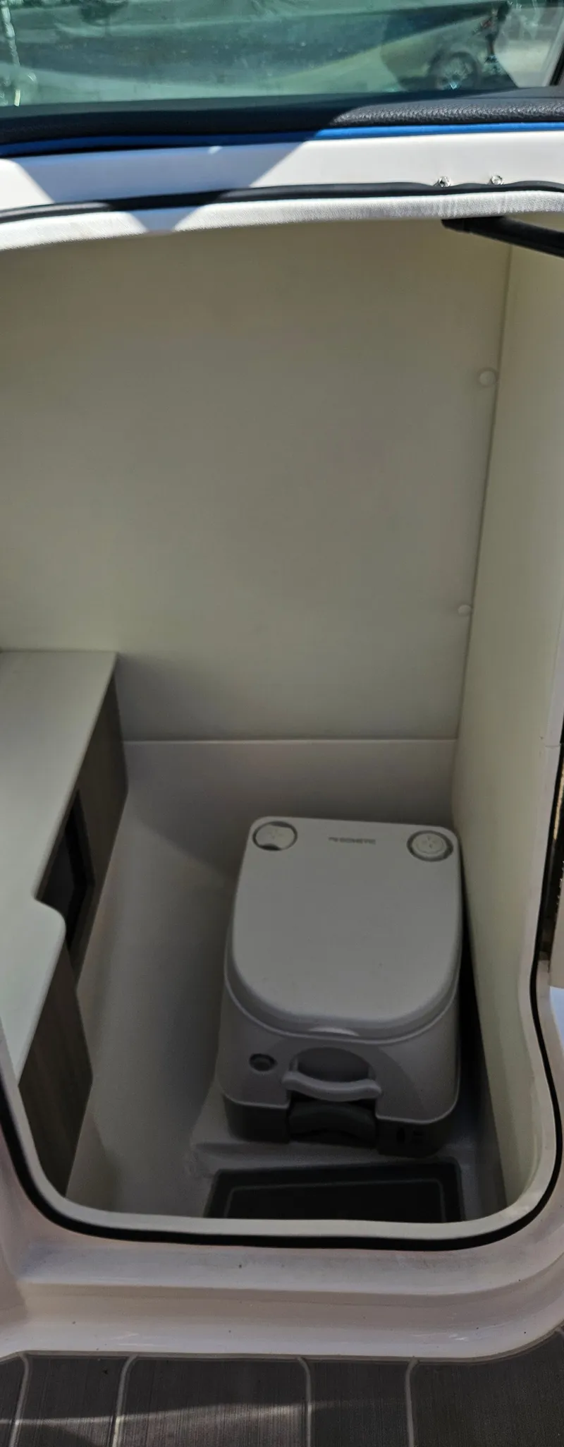 Slide: The Image of Regal LS6 Surf 2021 - 13