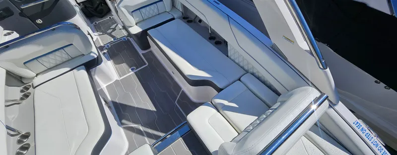 Slide: The Image of Regal LS6 Surf 2021 - 4