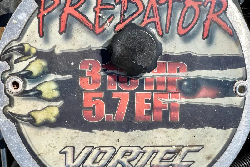 Slide: The Image of MasterCraft X-5 2003 engine cover, Predator 310 HP 5.7 EFI Vortec design. - 8